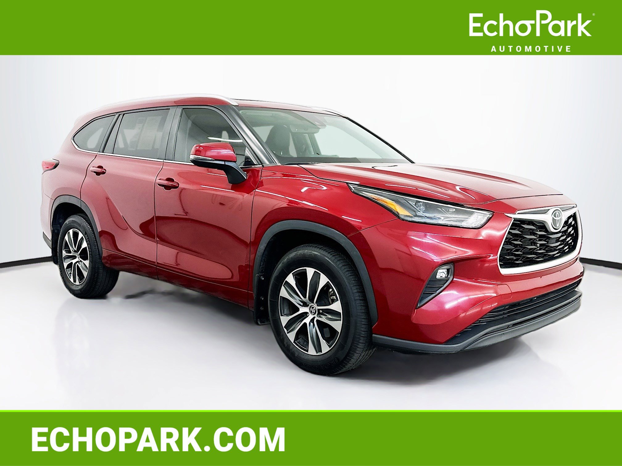 Used 2023 Toyota Highlander XLE image 1