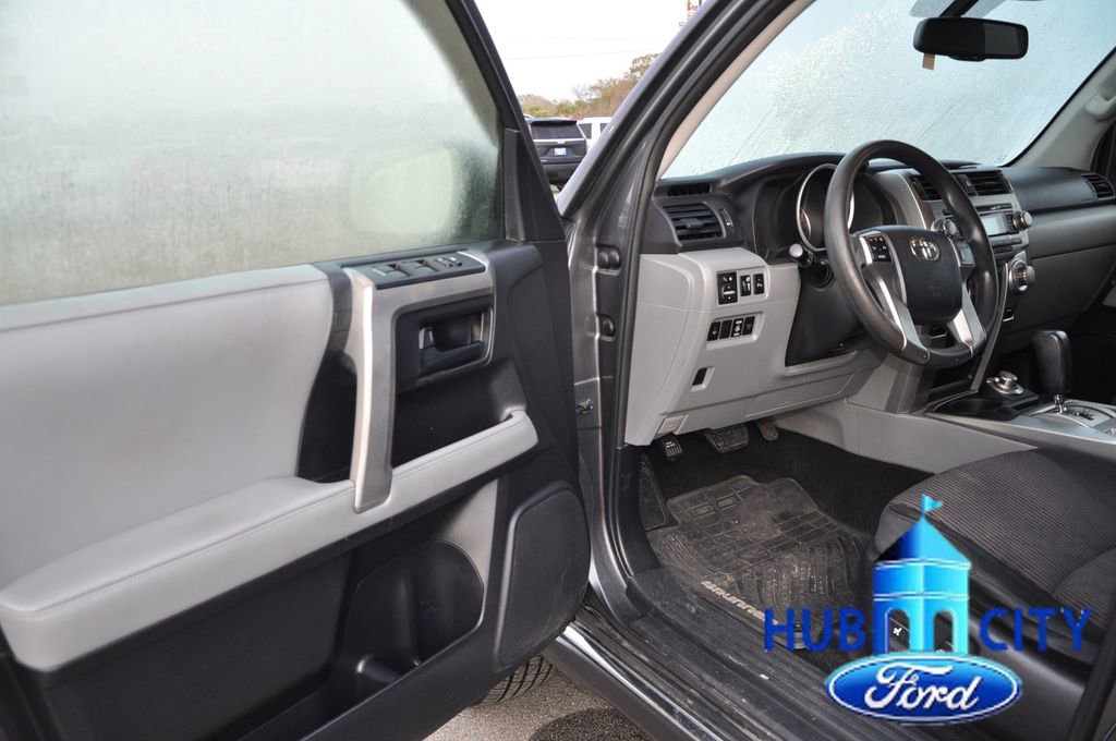 Used 2013 Toyota 4Runner SR5 w/ Convenience Pkg image 11