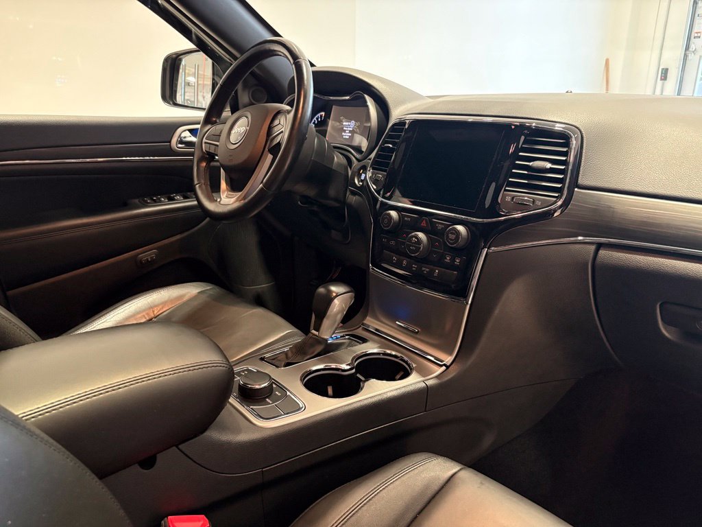 Used 2021 Jeep Grand Cherokee Limited AWD/4WD image 31