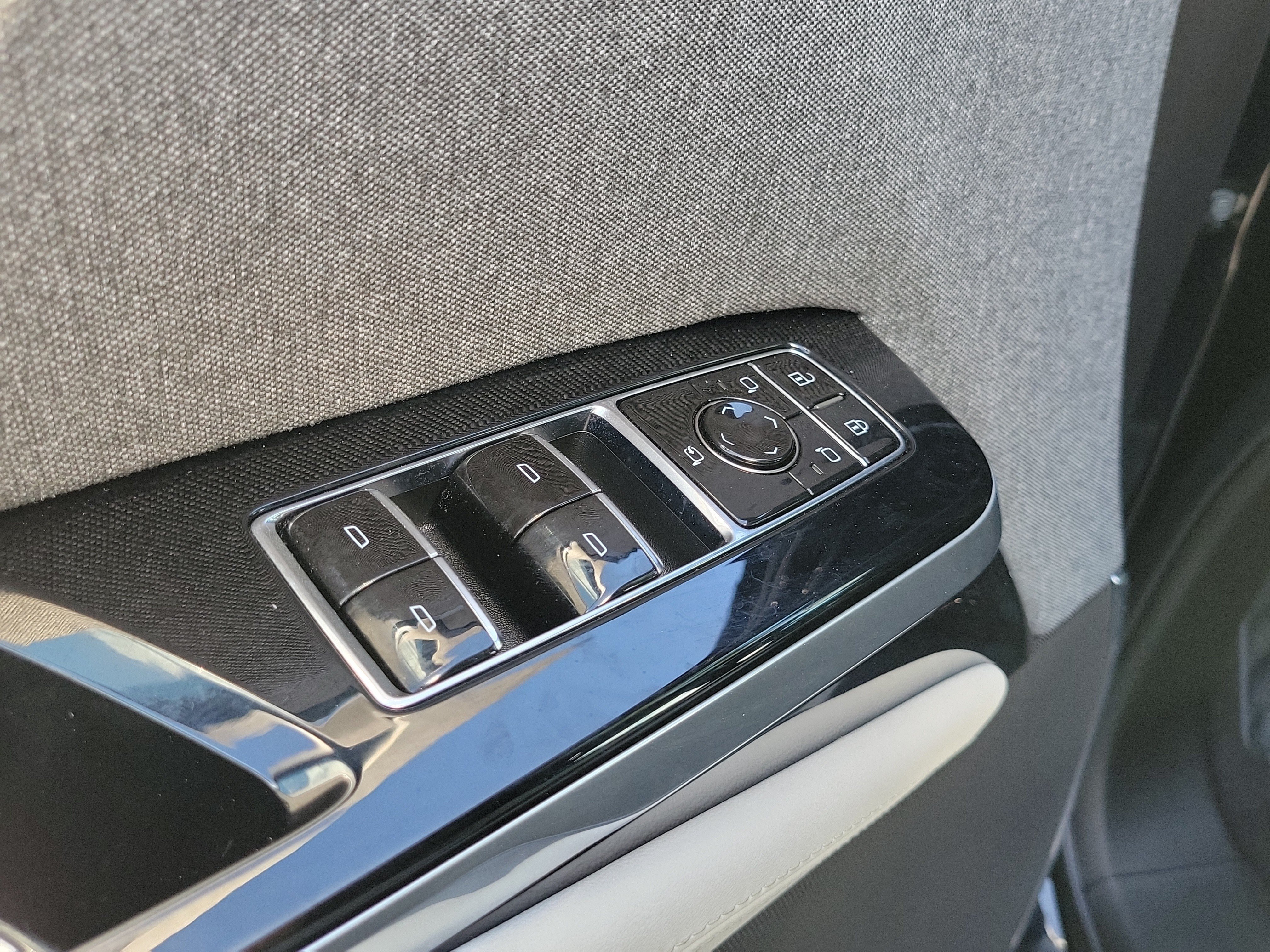 Used 2025 Cadillac Escalade ESV V AWD/4WD image 20