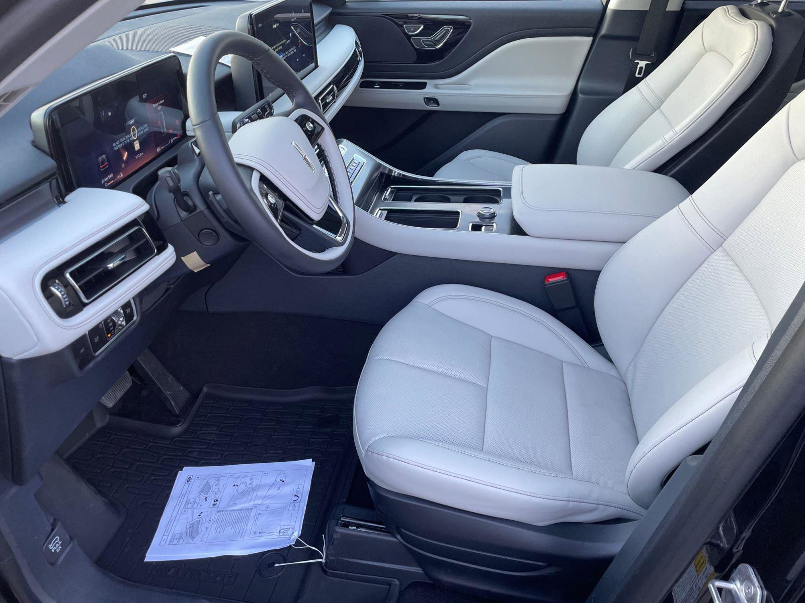 New 2026 Lincoln Aviator AWD image 9