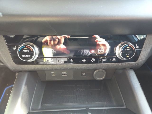 New 2025 Mitsubishi Outlander SE image 22