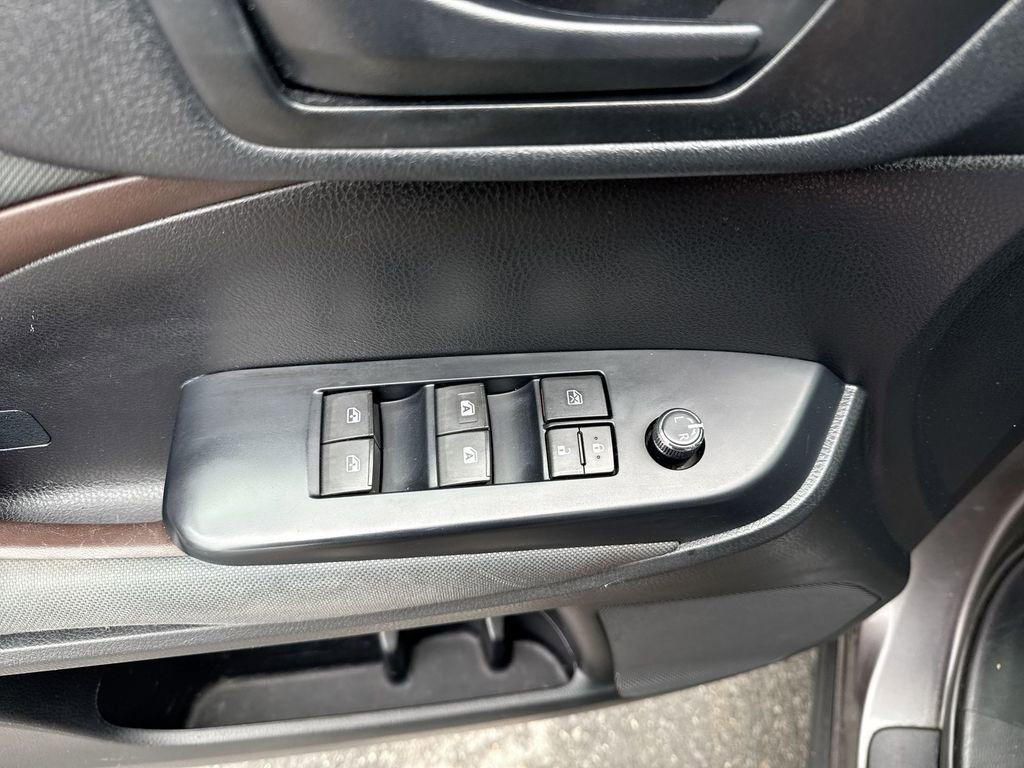 Used 2019 Toyota Highlander LE image 15