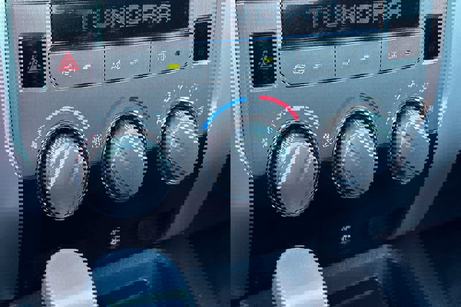 Used 2014 Toyota Tundra SR5 w/ SR5 Upgrade Package image 23