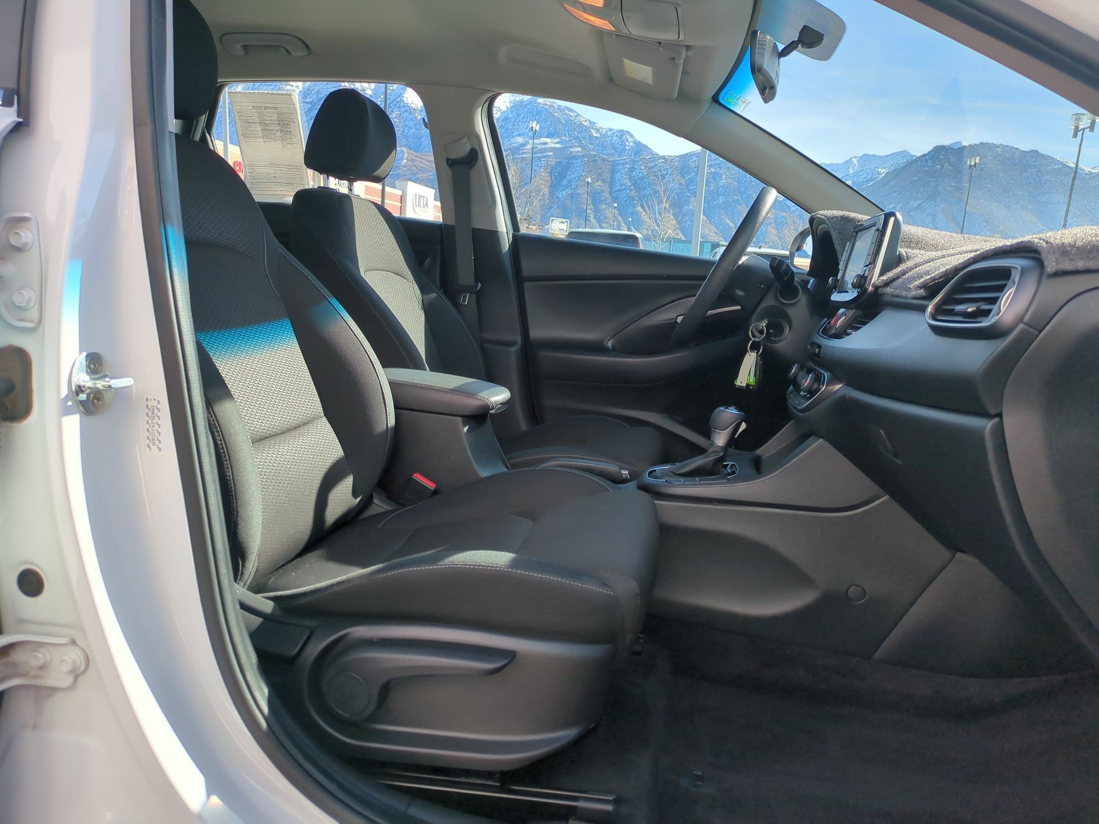 Used 2020 Hyundai Elantra GT image 32