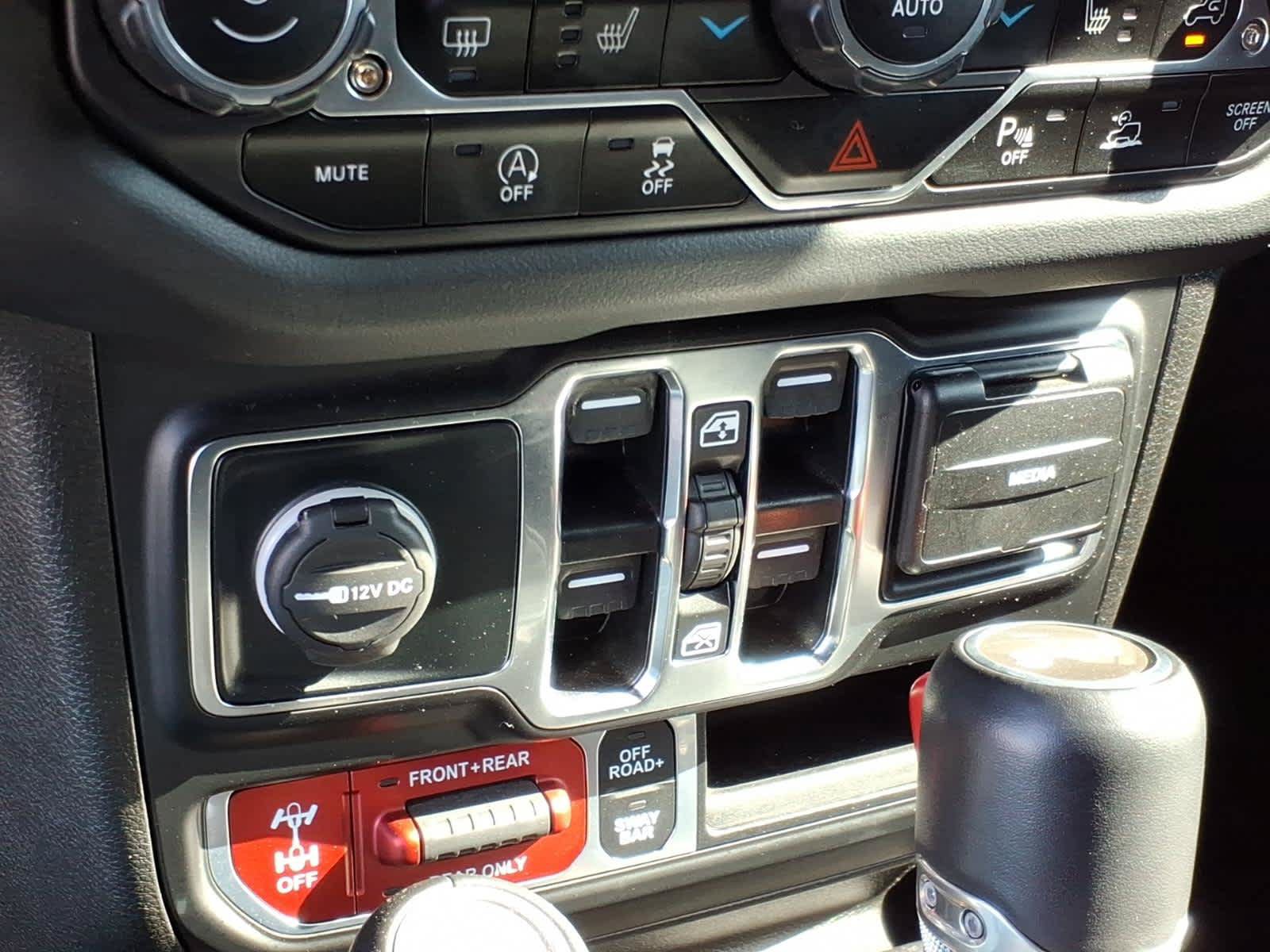 Used 2024 Jeep Wrangler Unlimited Rubicon AWD/4WD image 8