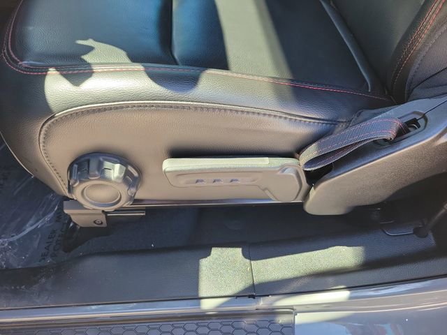 Used 2022 Jeep Wrangler Rubicon w/ Steel Bumper Group AWD/4WD image 14