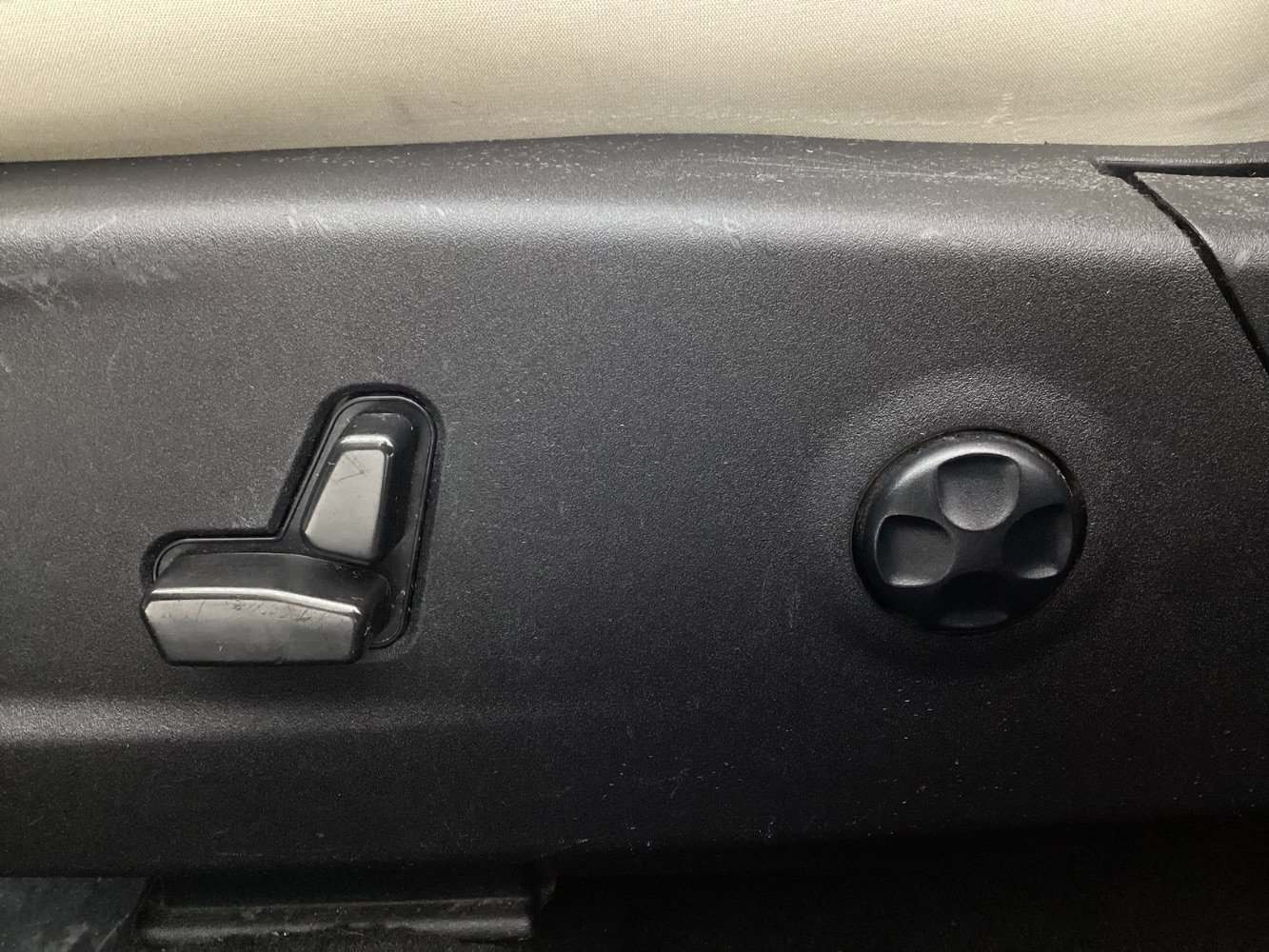 Used 2021 Chrysler 300 Touring image 38