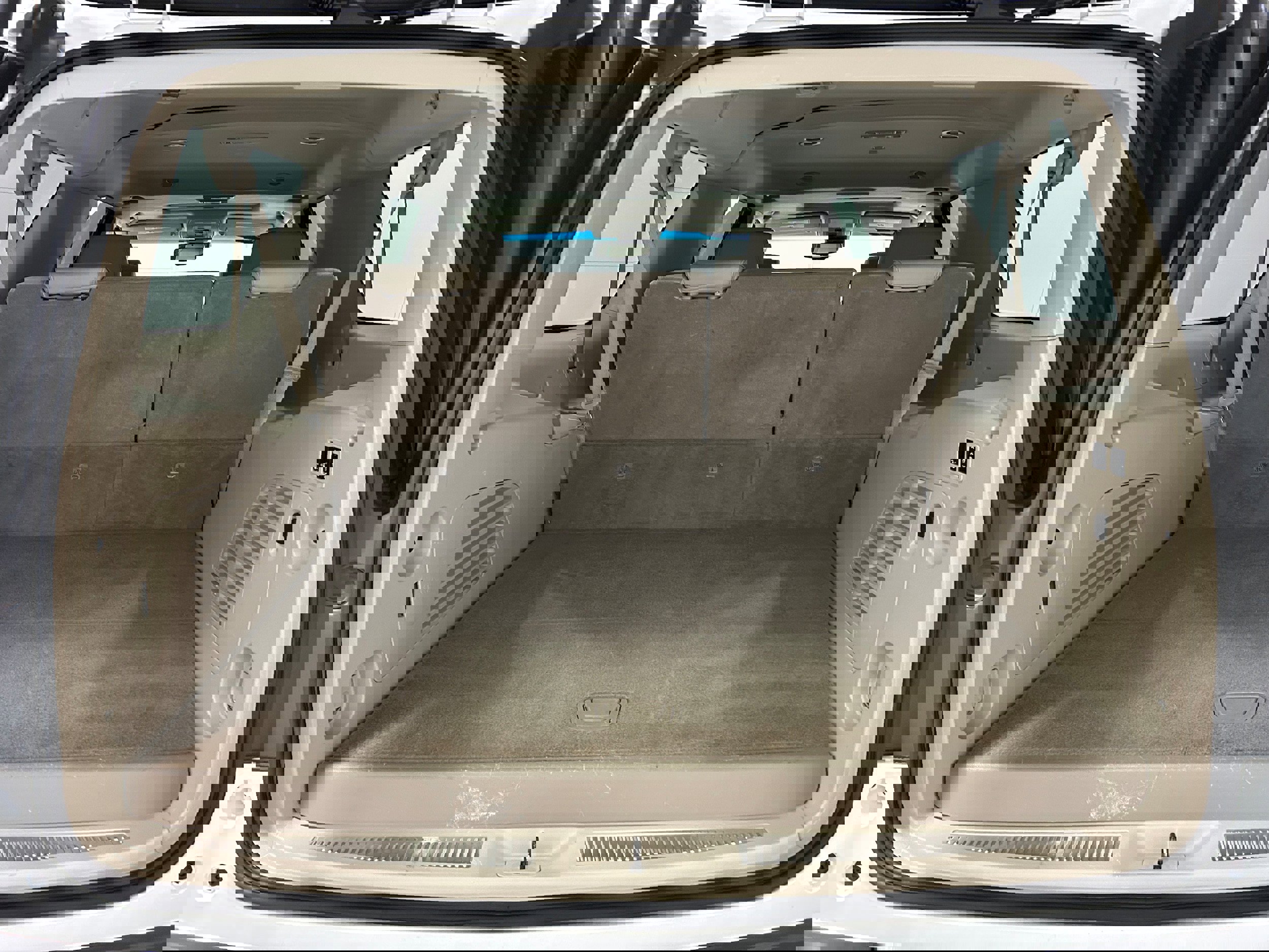 Used 2017 GMC Yukon XL Denali image 35