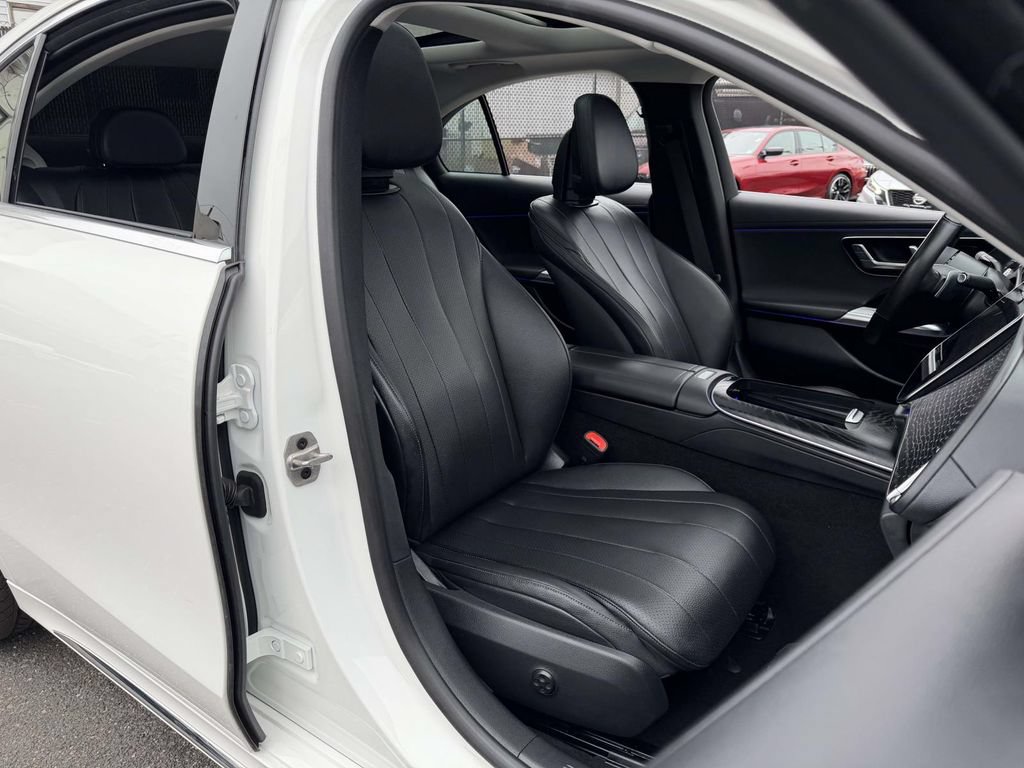Used 2025 Mercedes-Benz E 350 4MATIC Sedan image 12