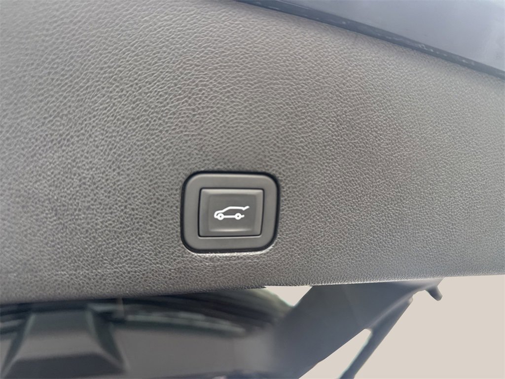 Certified 2025 Cadillac XT6 Premium Luxury image 13