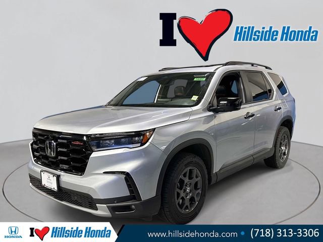 Certified 2023 Honda Pilot TrailSport image 1