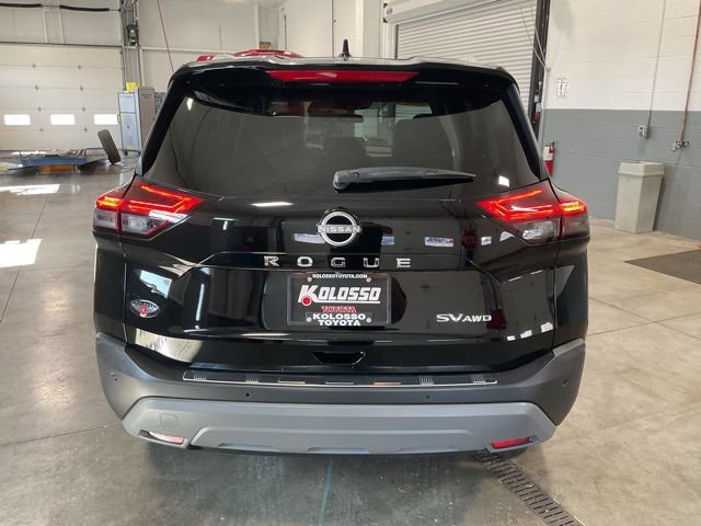 Used 2023 Nissan Rogue SV w/ SV Premium B Package image 5
