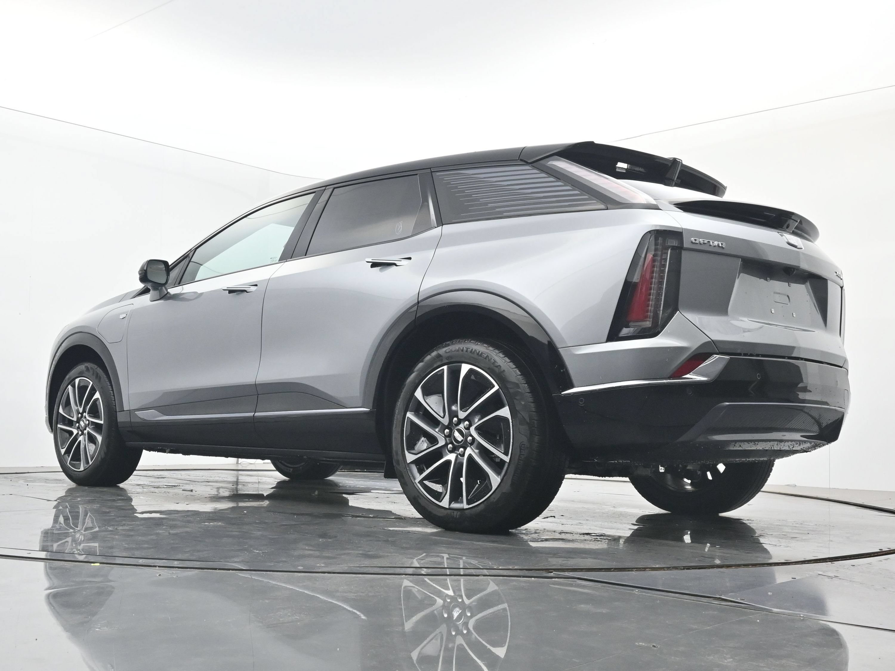 New 2026 Cadillac Optiq Sport 2 w/ LPO, Floor Liner Package AWD/4WD image 17