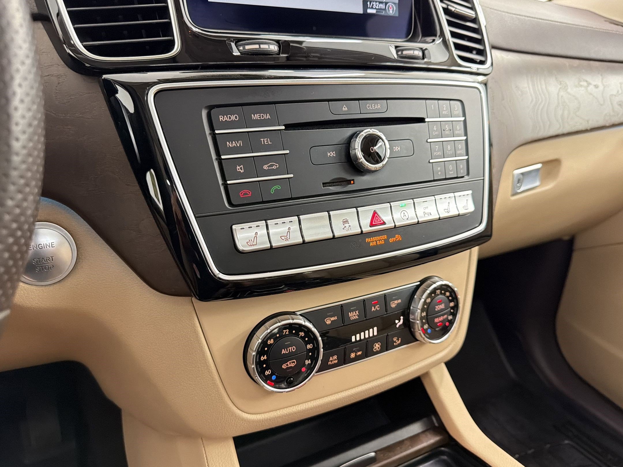 Used 2017 Mercedes-Benz GLS 550 4MATIC image 31