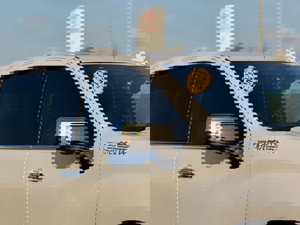 Used 2023 Chevrolet Silverado 1500 High Country w/ High Country Premium Package image 8