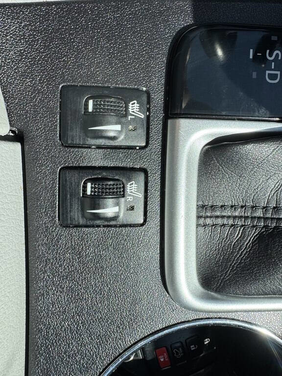 Used 2017 Toyota Highlander XLE image 23