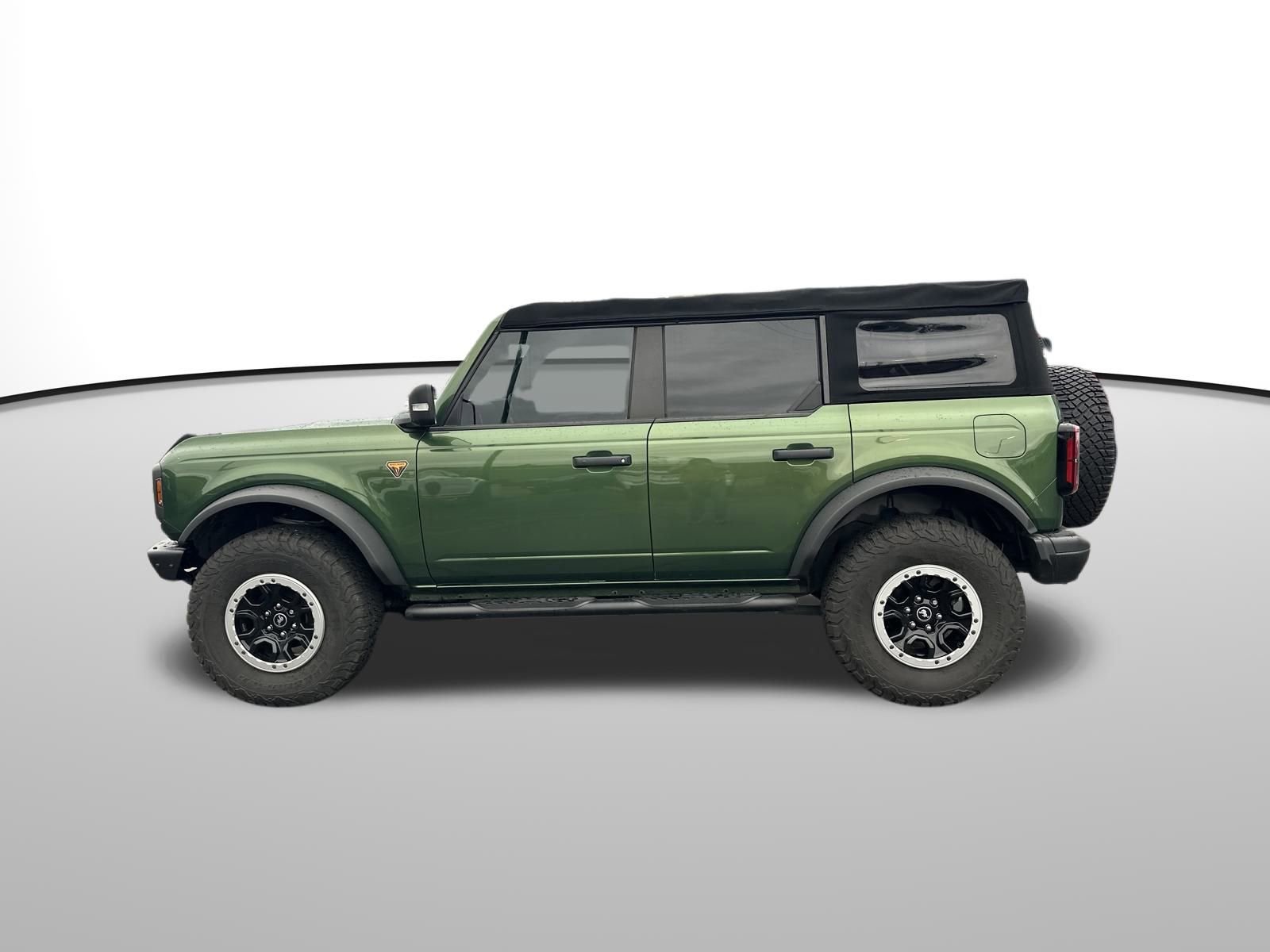 Used 2022 Ford Bronco Badlands image 3