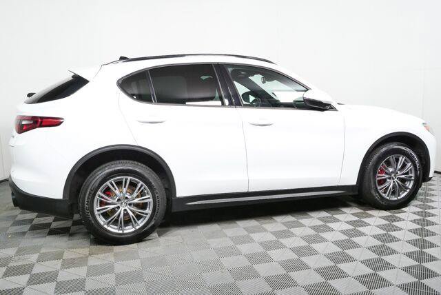 Used 2022 Alfa Romeo Stelvio Sprint AWD/4WD image 36