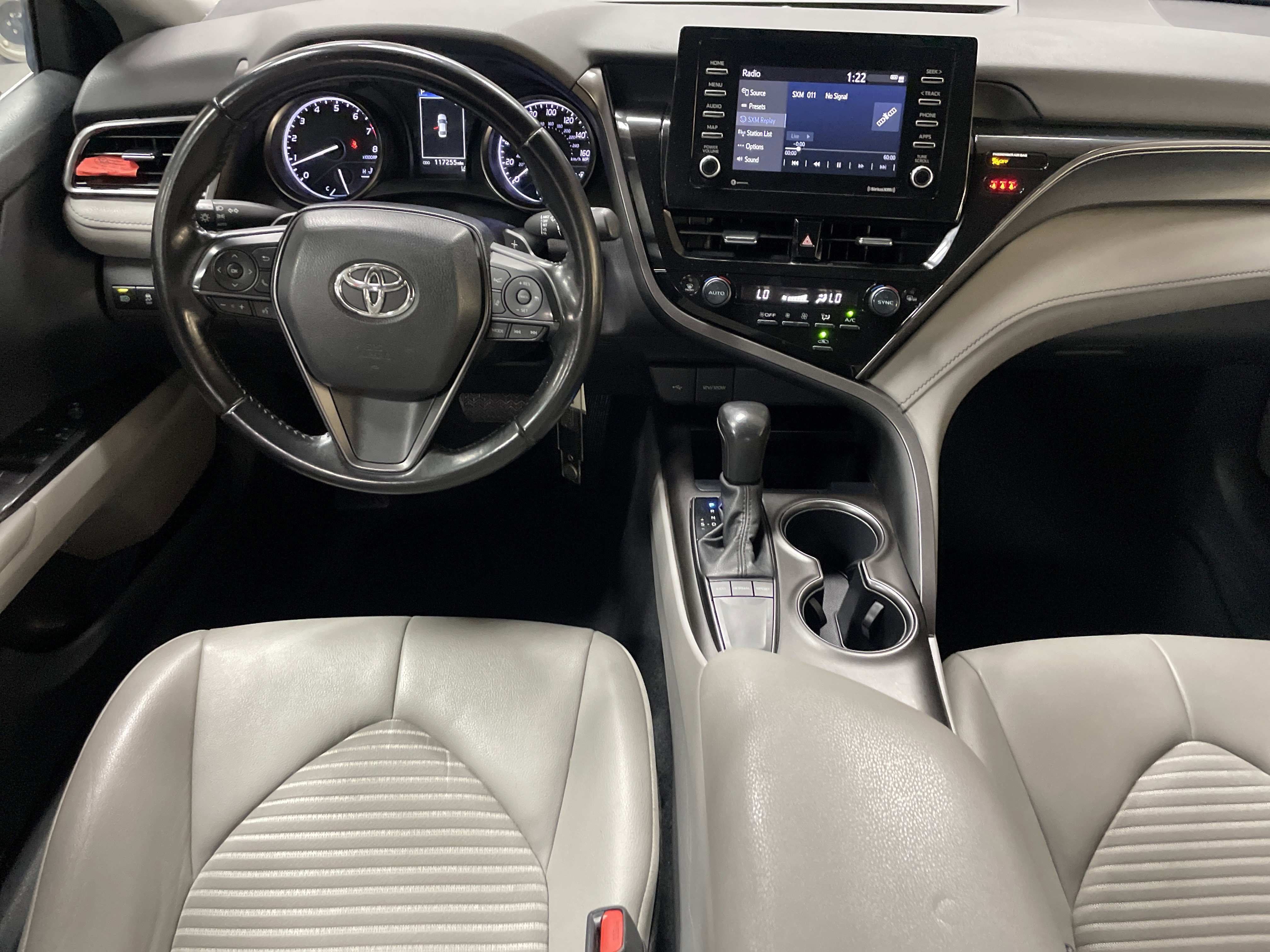 Used 2022 Toyota Camry SE FWD image 30