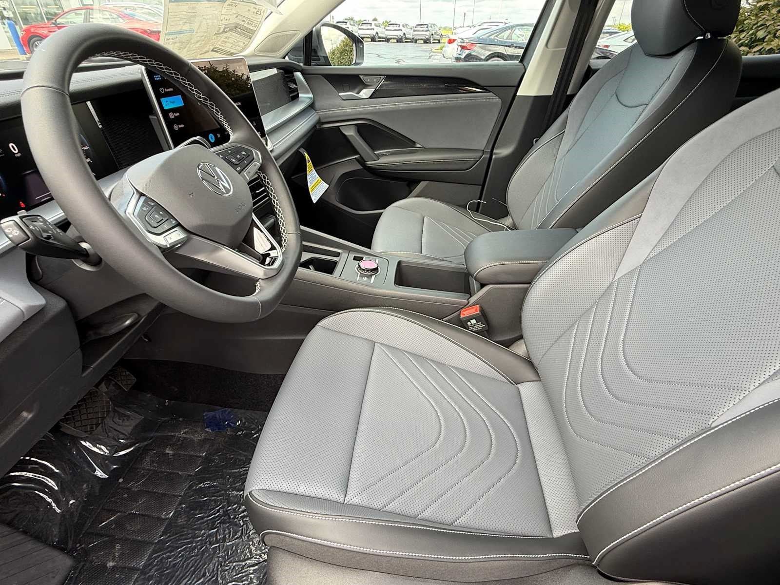 New 2026 Volkswagen Tiguan SE AWD/4WD image 10