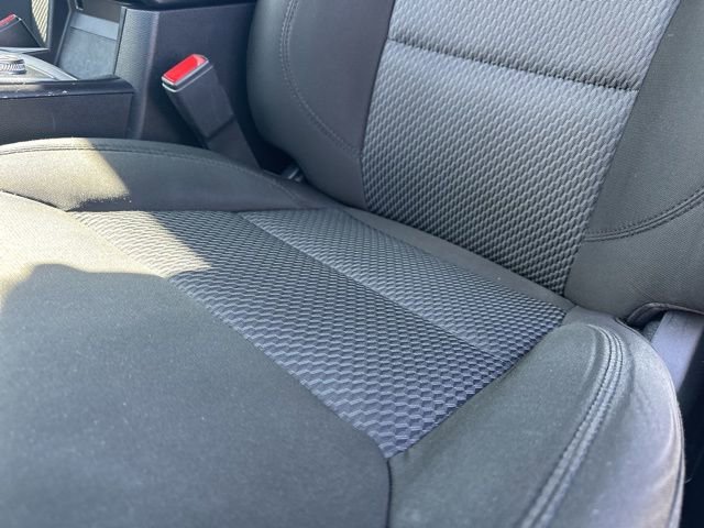 Used 2024 Ford Explorer XLT image 16