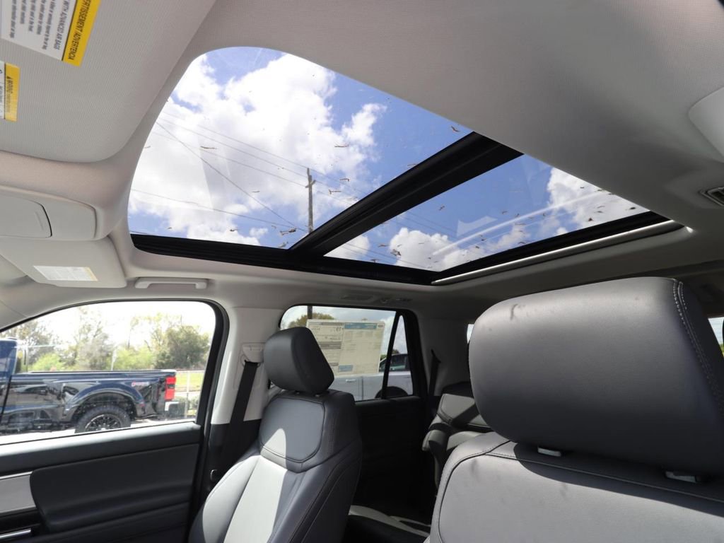 New 2026 Ford Expedition Active image 6