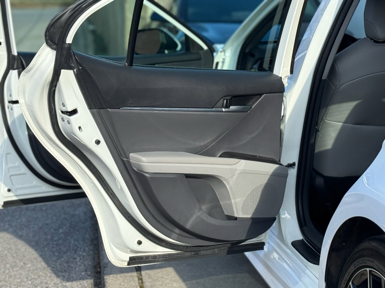 Used 2024 Toyota Camry SE image 35