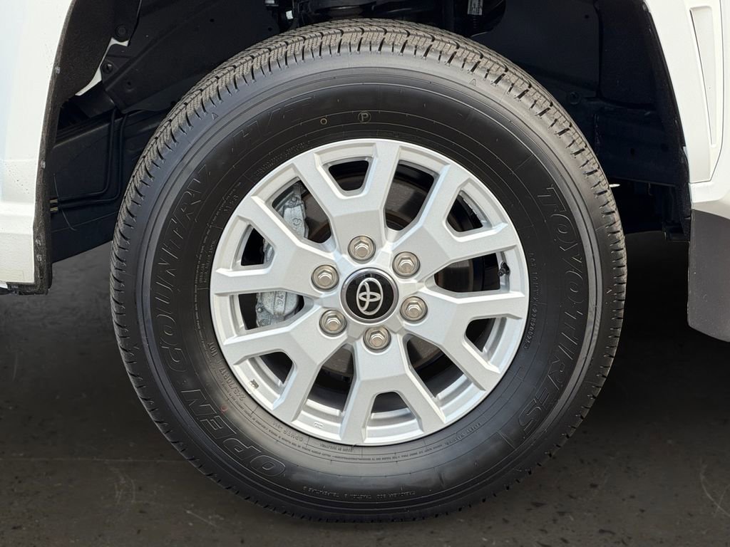 Used 2025 Toyota Tacoma SR5 AWD/4WD image 10