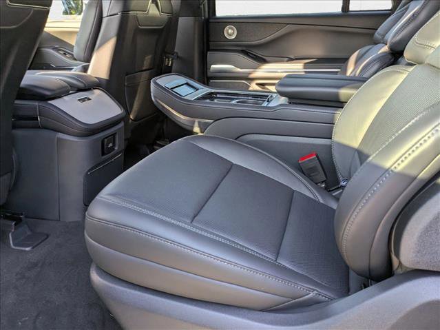 New 2025 Lincoln Navigator L Reserve w/ Jet Appearance Package image 13