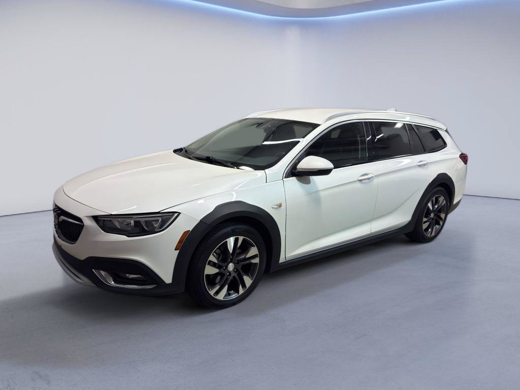 Used 2020 Buick Regal Preferred w/ Sights and Sounds Package AWD/4WD image 3