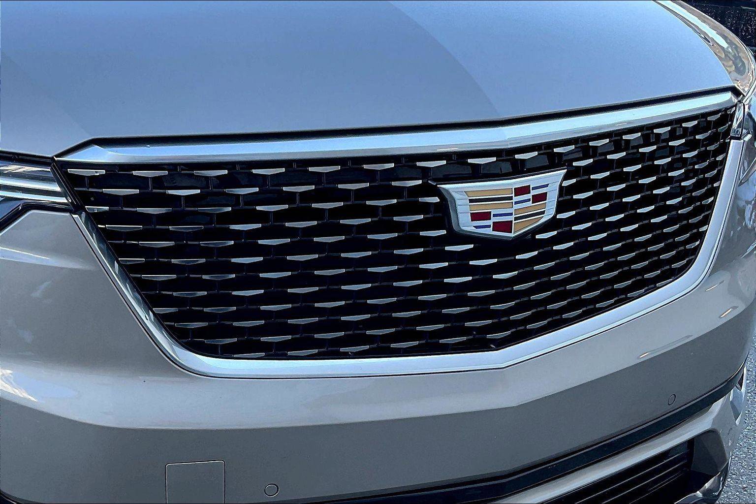 Used 2023 Cadillac XT6 Luxury image 30