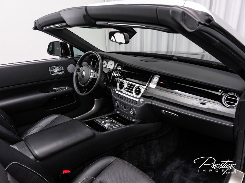 Used 2018 Rolls-Royce Dawn image 47