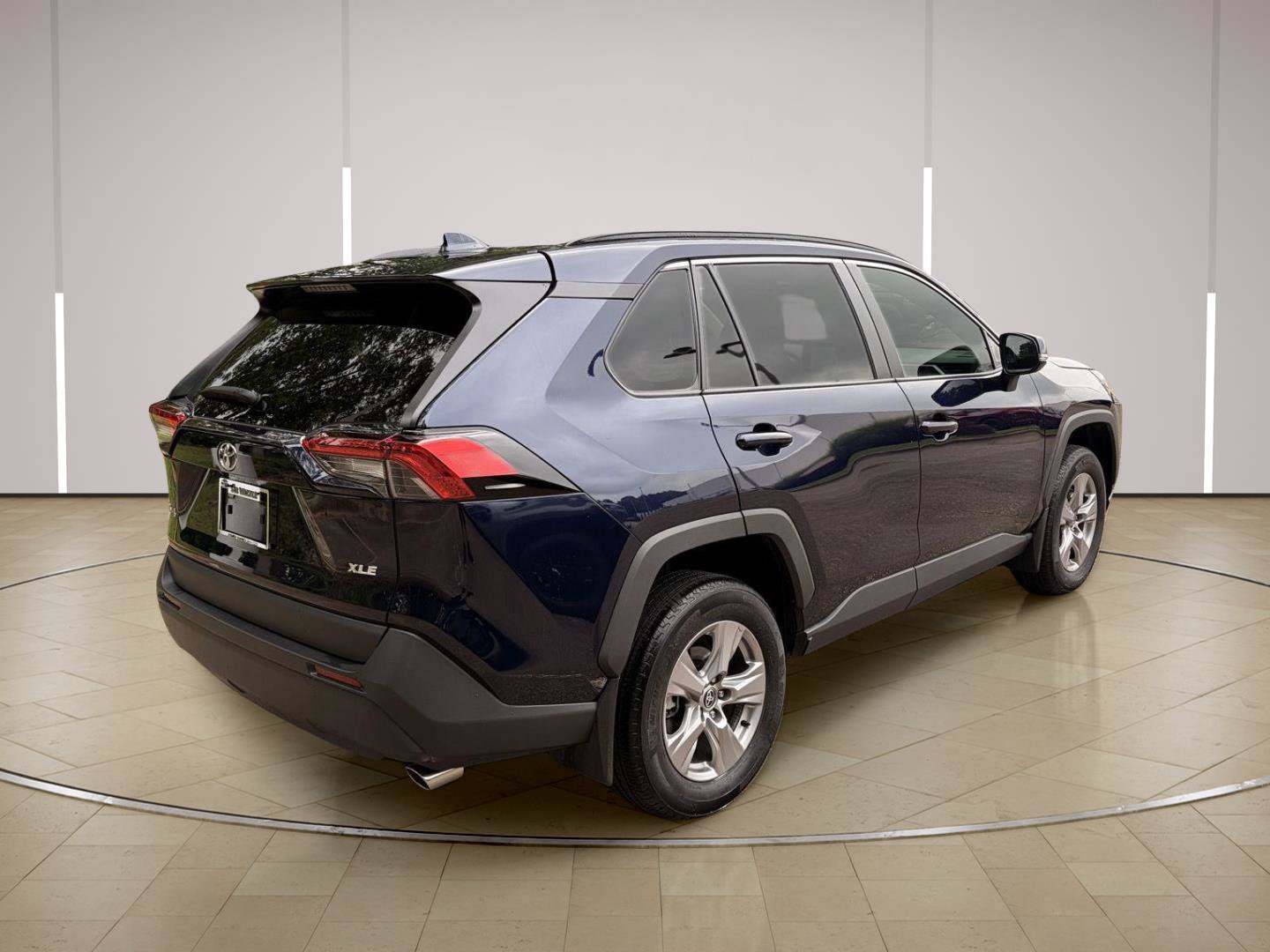 Used 2025 Toyota RAV4 XLE w/ Convenience Package FWD image 6