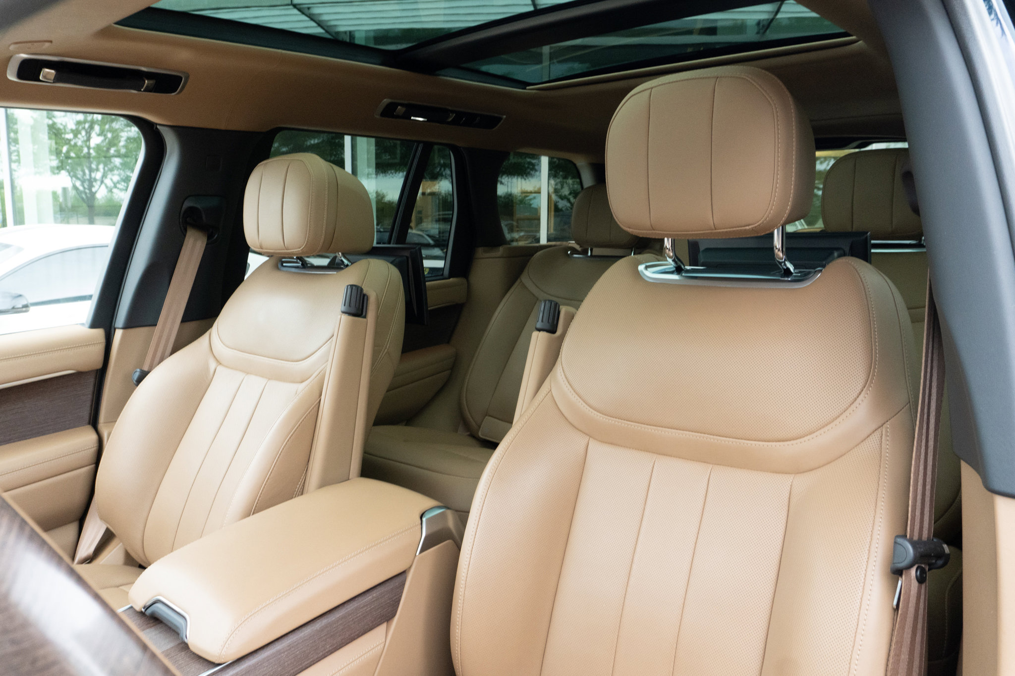 Used 2023 Land Rover Range Rover Autobiography AWD/4WD image 9