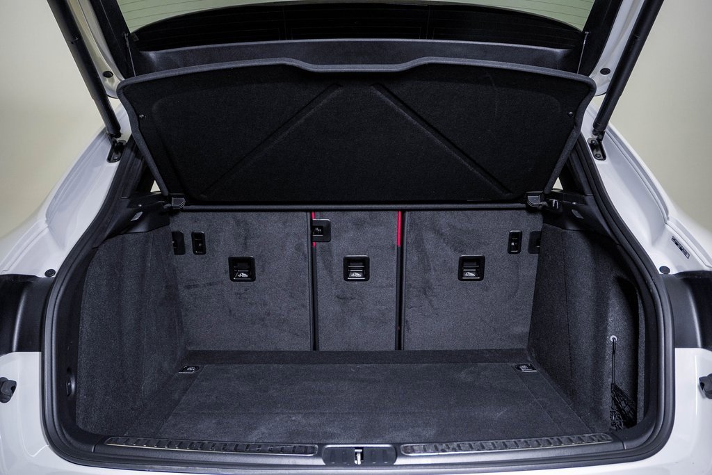 Certified 2025 Porsche Macan image 28