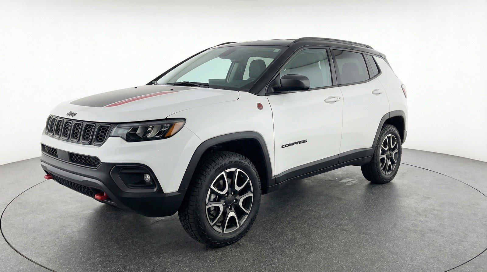 Used 2025 Jeep Compass Trailhawk image 3