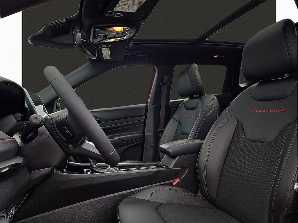 Used 2025 Jeep Compass Trailhawk w/ Sun & Sound Group image 23