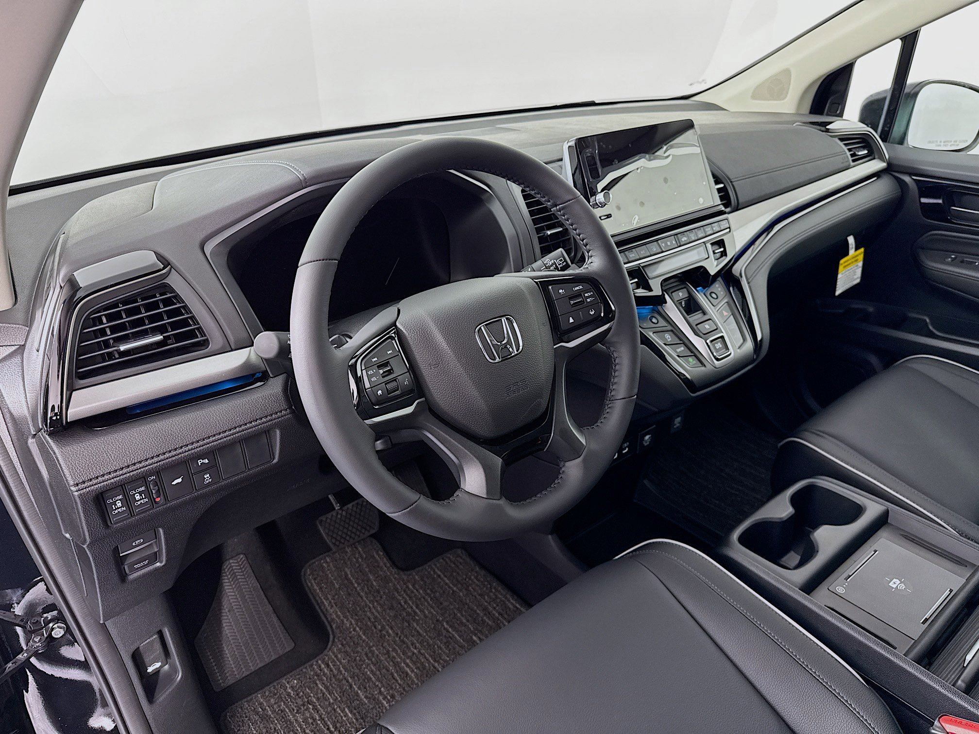 New 2026 Honda Odyssey Touring image 9