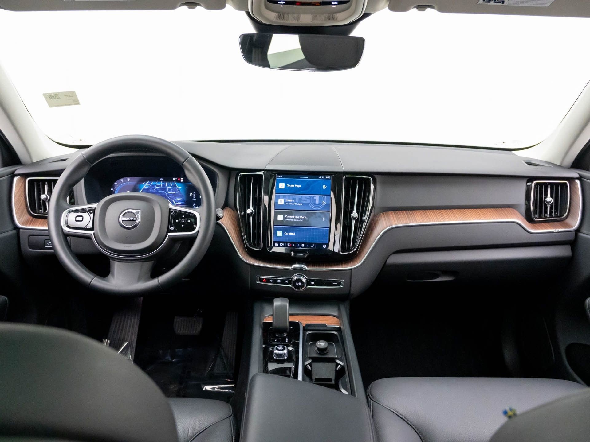 Used 2023 Volvo XC60 B5 Plus w/ Climate Package AWD/4WD image 10