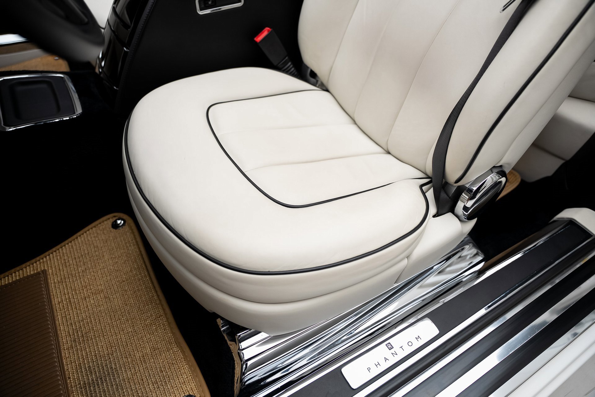 Used 2013 Rolls-Royce Phantom Drophead Coupe image 63