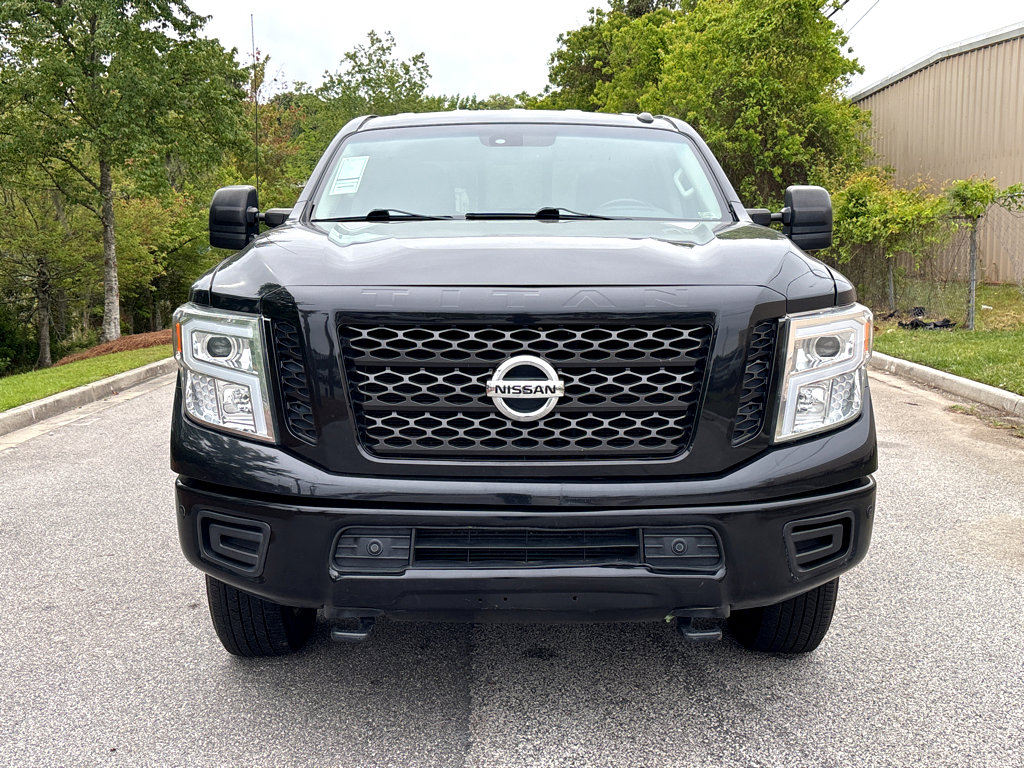 Used 2019 Nissan Titan SV w/ SV Convenience Package AWD/4WD image 2