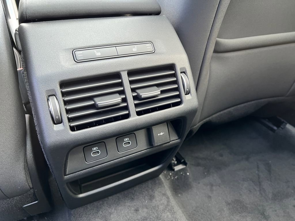 New 2025 Land Rover Discovery Sport S image 24