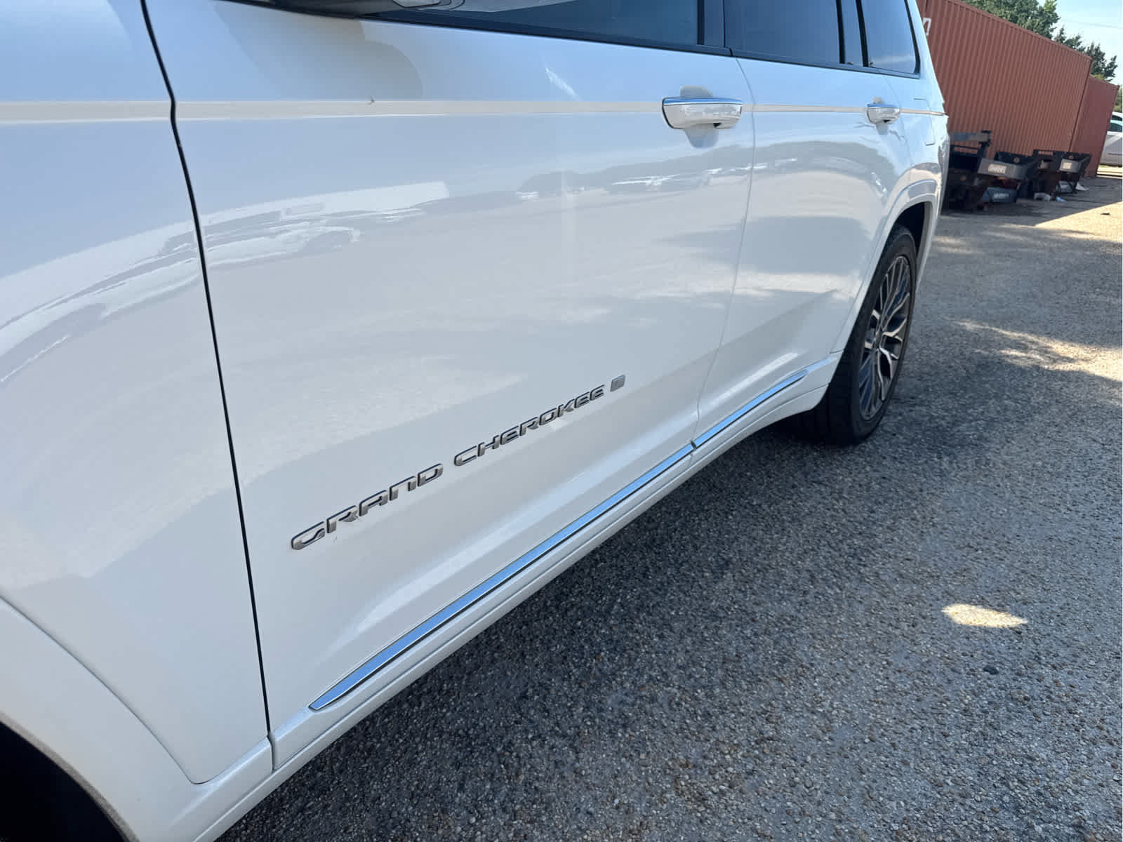 Used 2025 Jeep Grand Cherokee L Summit AWD/4WD image 13