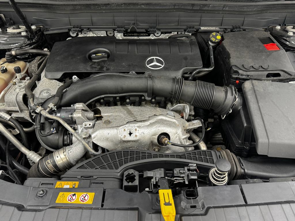 Used 2022 Mercedes-Benz GLB 250 GLB 250 w/ Premium Package Lite image 30