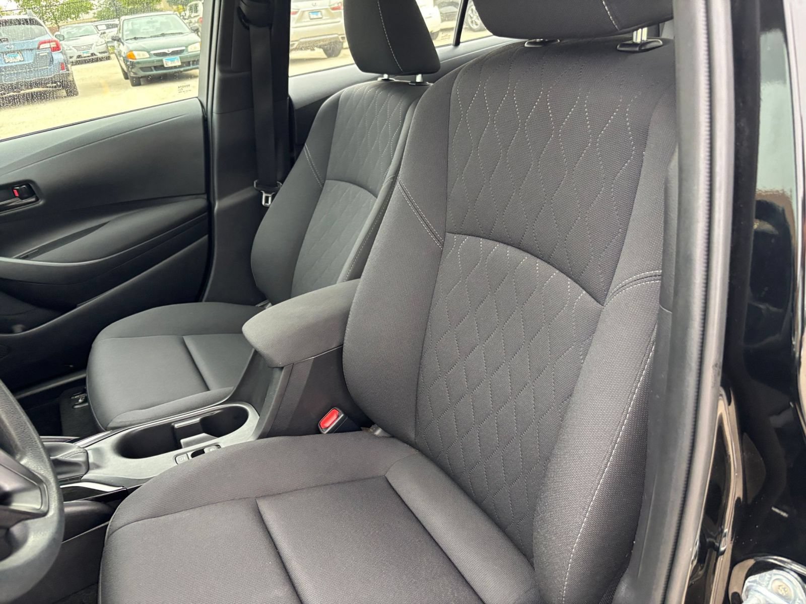 Used 2025 Toyota Corolla LE FWD image 34
