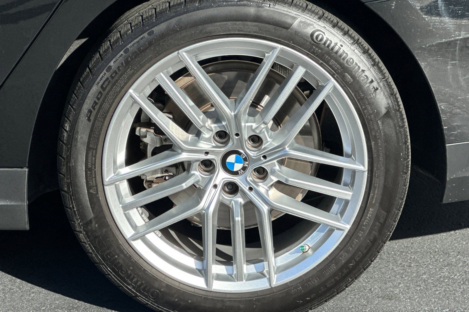 Used 2025 BMW 530i w/ Premium Package image 37