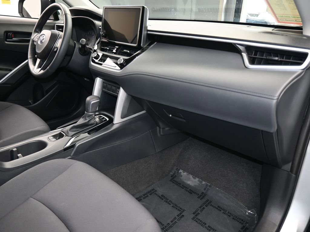 Used 2023 Toyota Corolla Cross LE image 40