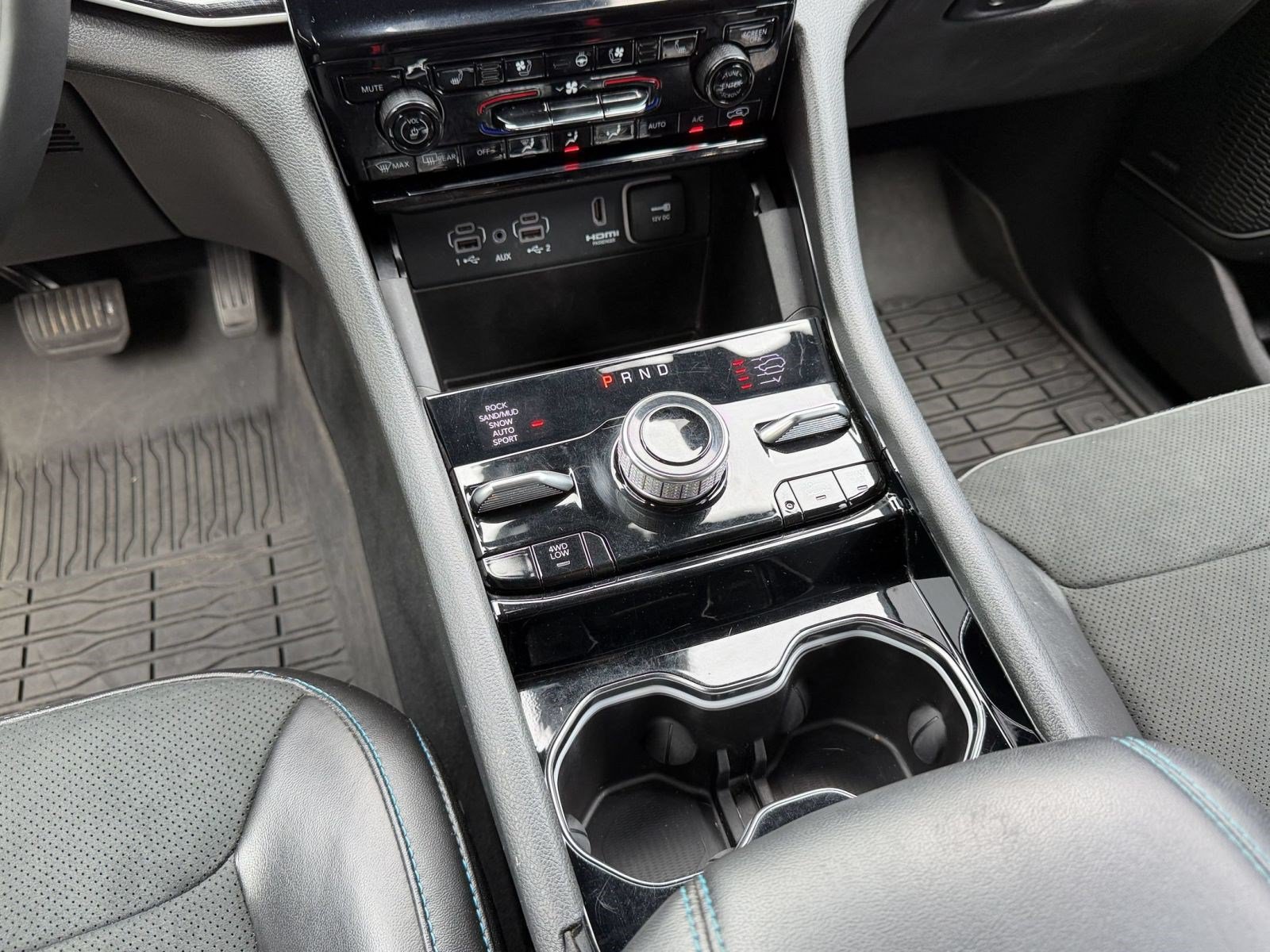 Used 2022 Jeep Grand Cherokee Trailhawk AWD/4WD image 17