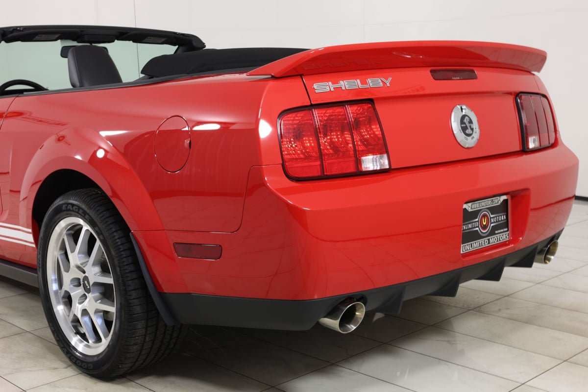 Used 2007 Ford Mustang Shelby GT500 RWD image 44